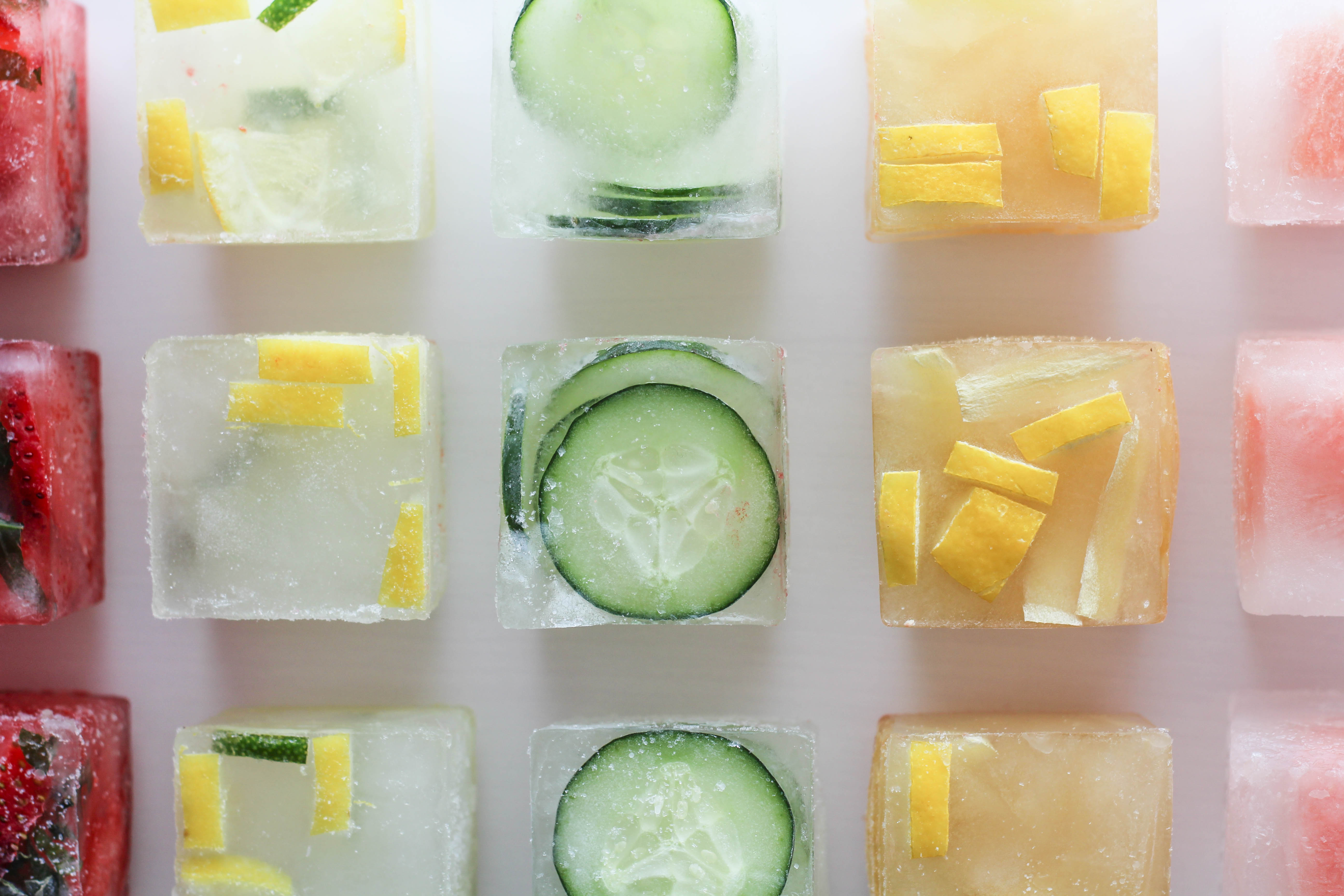 http://www.letsmingleblog.com/wp-content/uploads/2015/04/Flavored-Ice-Cubes-8.jpg