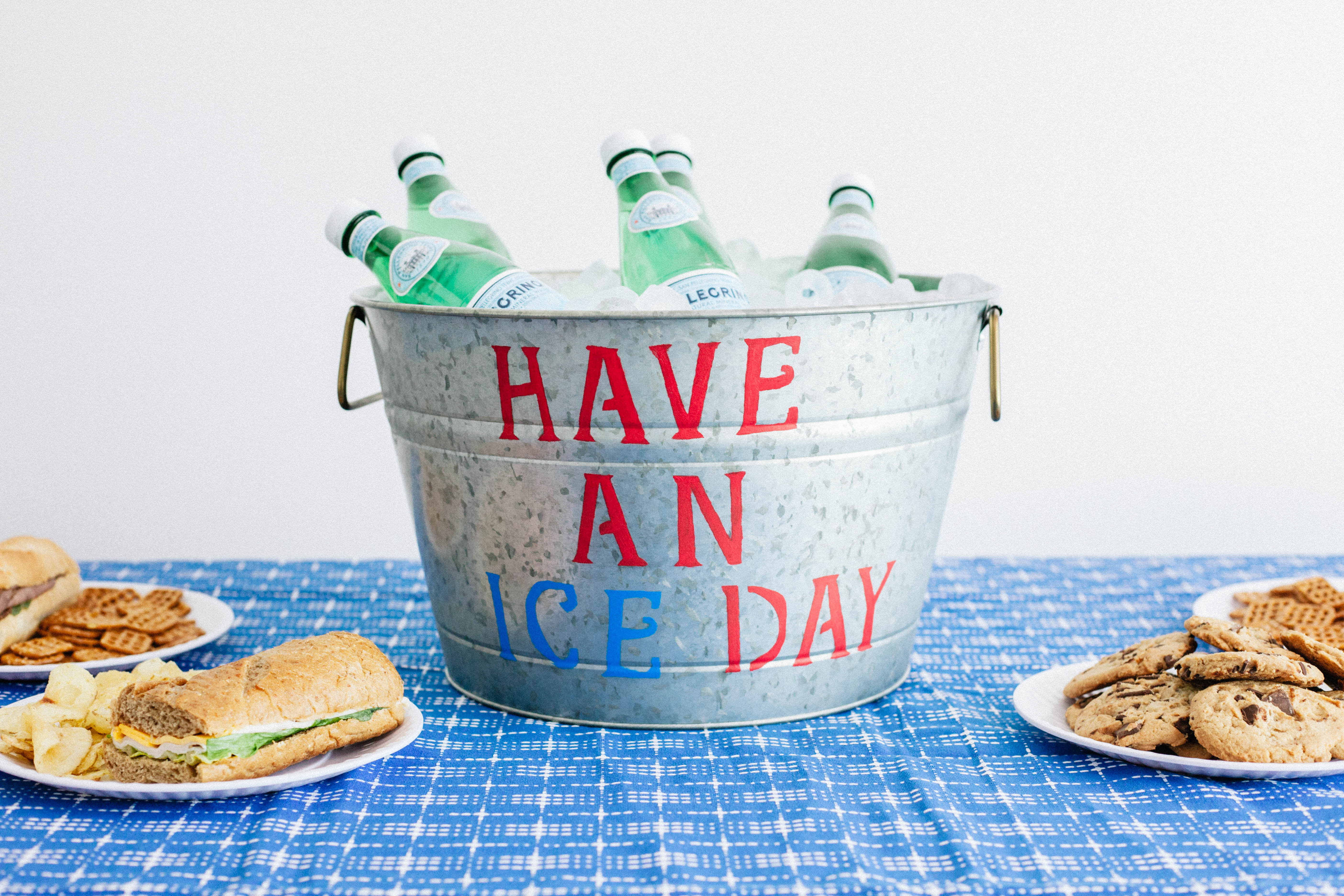 HOW TO MAKE A SUMMER ICE BUCKET